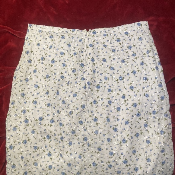 Windsor Blue Forget-me-not Skirt - Picture 4 of 7